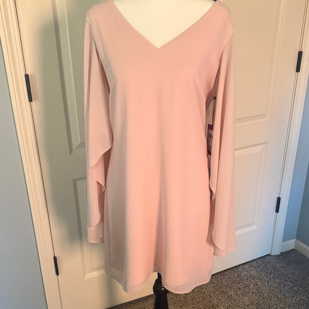 Vince Camuto Soft Pink Dress. Size 4. NWT.